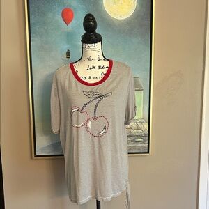 Democracy white, black and red striped cherry top